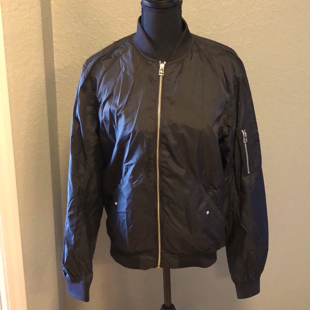 H&M Black zip-up jacket